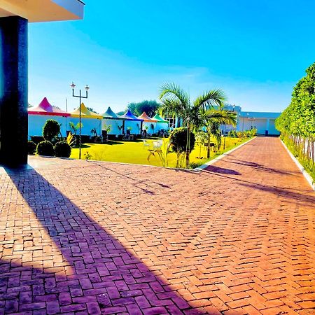 Iris Heaven'Z By Radha Rani Resort ジャイプール エクステリア 写真
